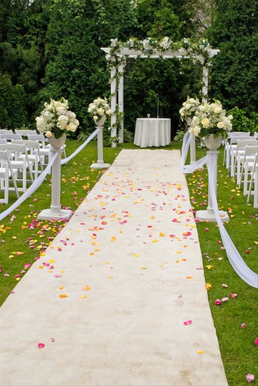 ceremonie-laique-jardin-mariage-decoration-mariee