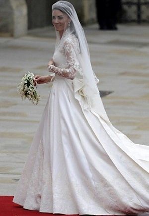 Abiti Da Sposa Kate Middleton.In Mostra L Abito Da Sposa Di Kate Middleton Moda Nozze Forum